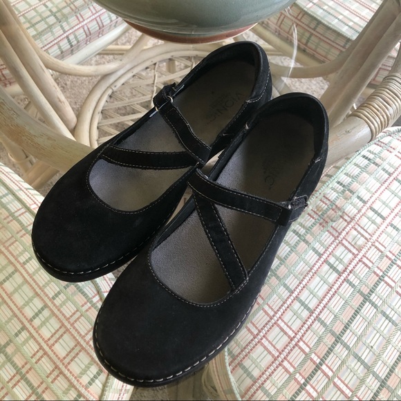 Vionic Shoes - Picture 5 of 9